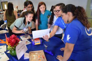 El encuentro buscaba mostrar a las niñas y adolescentes el potencial que tienen las áreas STEM.