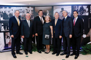 Los hermanos Alemán: José Miguel, Roberto, Lucas, Carmen, Jaime, Álvaro y Juan Francisco.