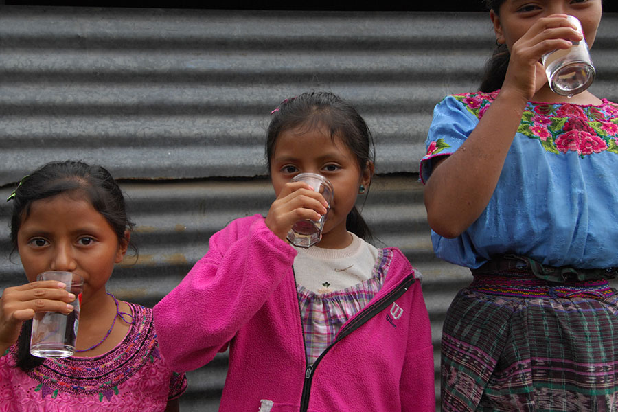 Agua purificada para familias guatemaltecas