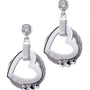 Las colecciones de joyería están inspiradas en el romance y el amor infinito.