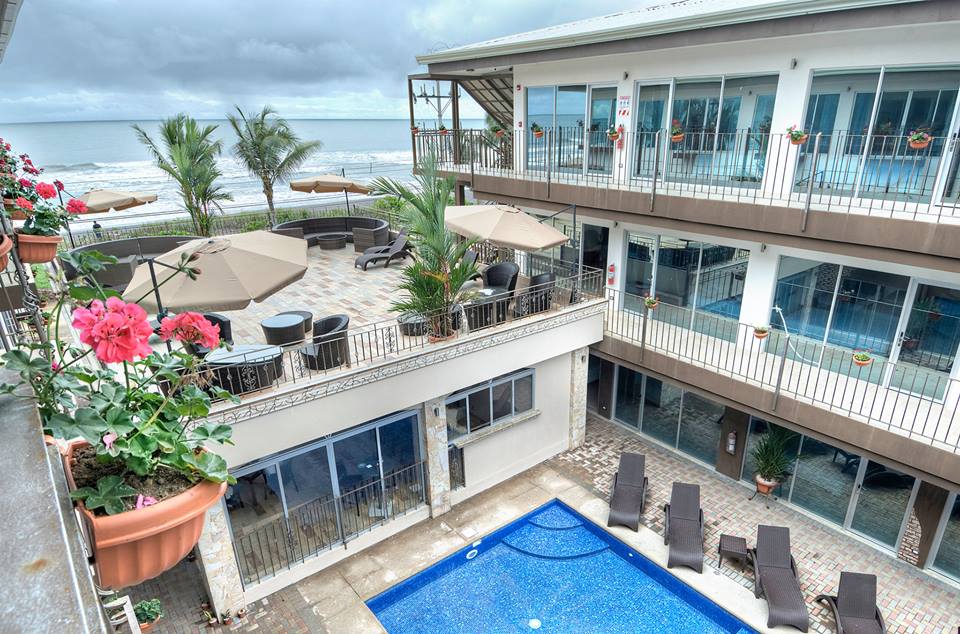 Hotel Tramonto abre en Playa Hermosa de Jacó