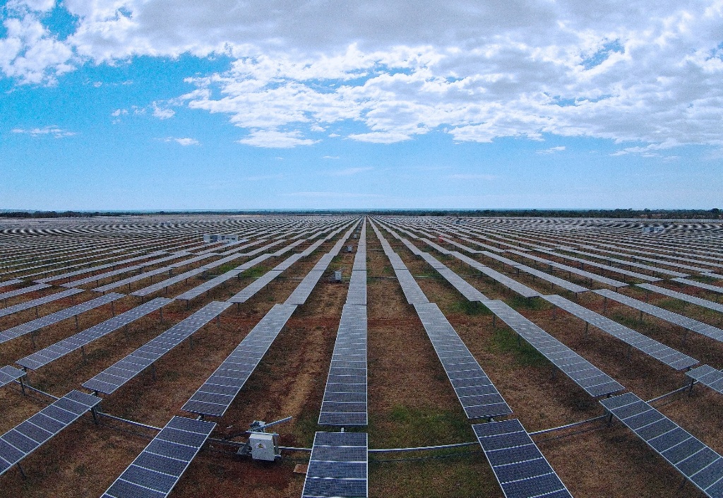 Grupo Onyx inaugura planta de energía solar