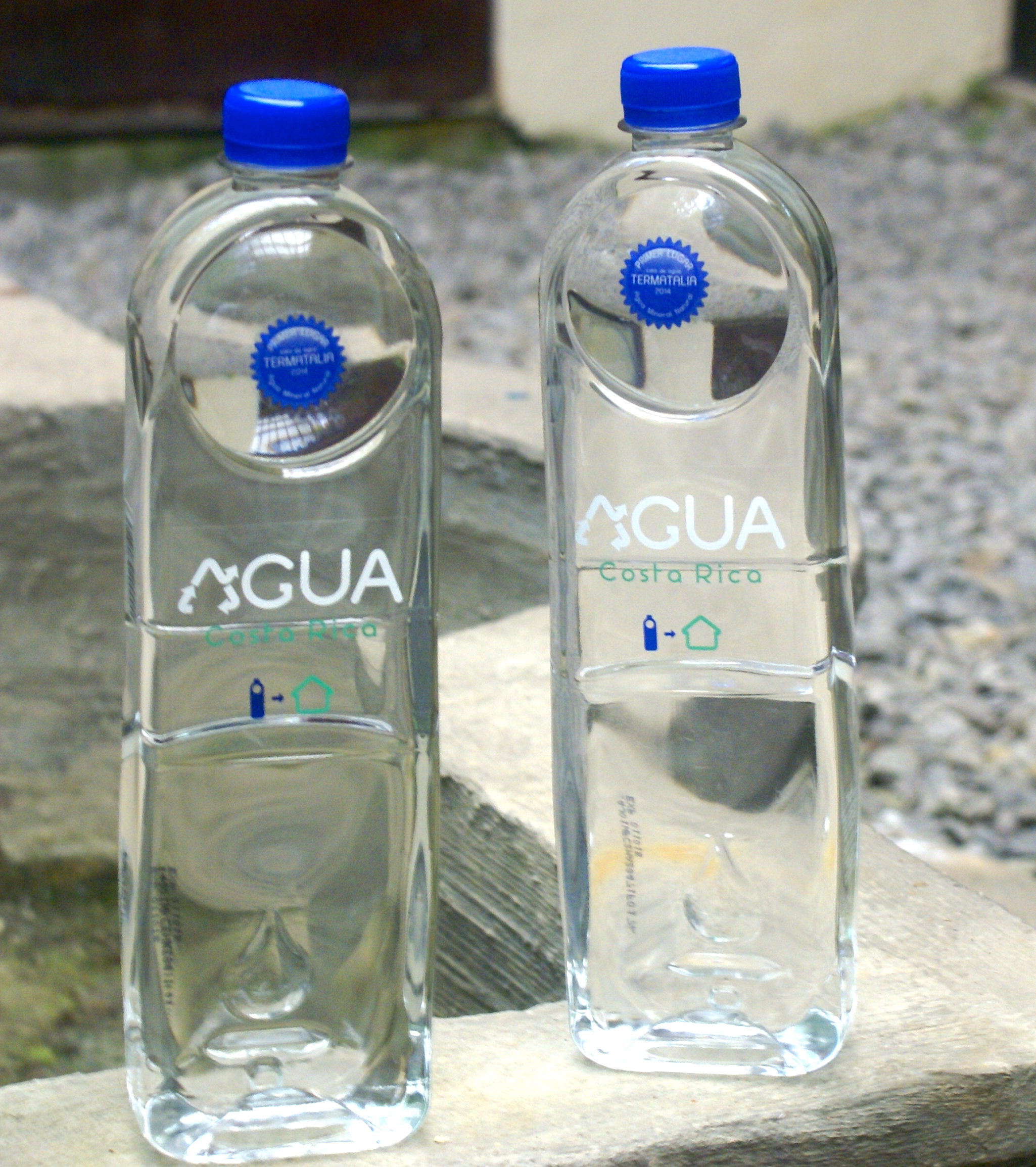 Agua costarricense recibe tres premios internacionales