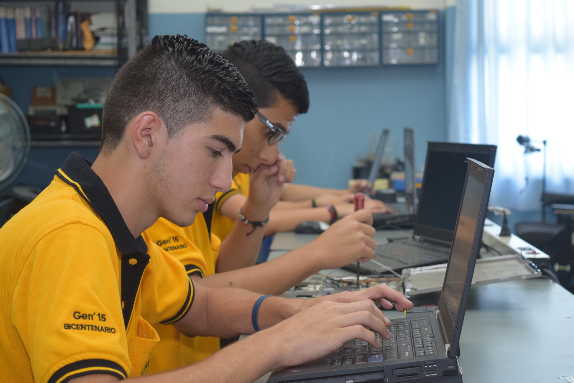 Intel apoya a miles de estudiantes en Costa Rica