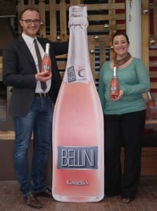 Fabio Lunardi, gerente de Exportaciones de Casa Vinícola Canella y Beatriz Asturias Urigüen, gerente de Unidad de Negocio de Diuva.