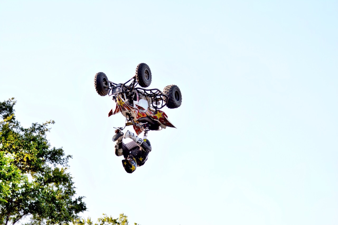 Pilotos compran repuestos y accesorios en internet