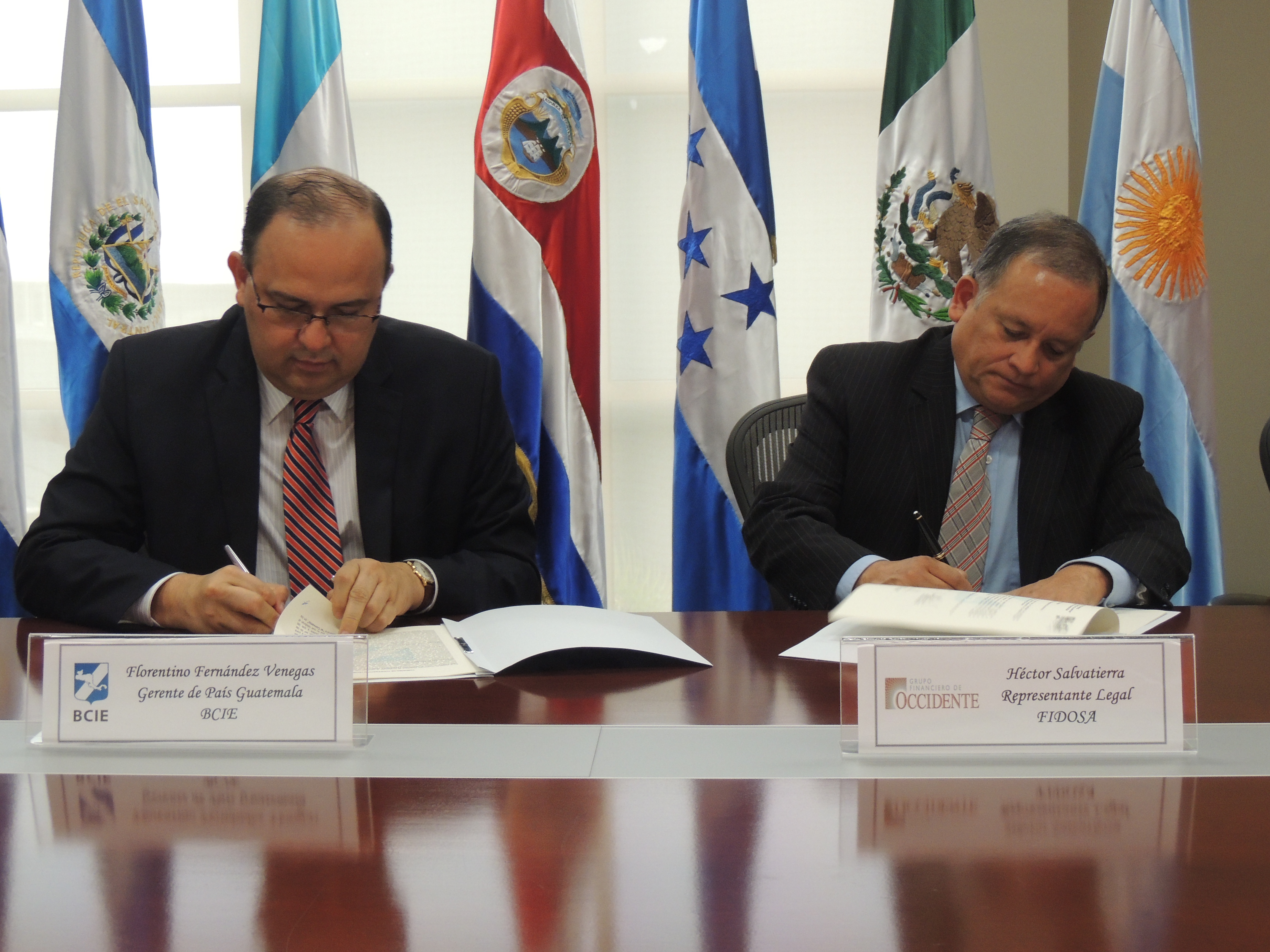 BCIE y la Financiera de Occidente de Guatemala firman convenio