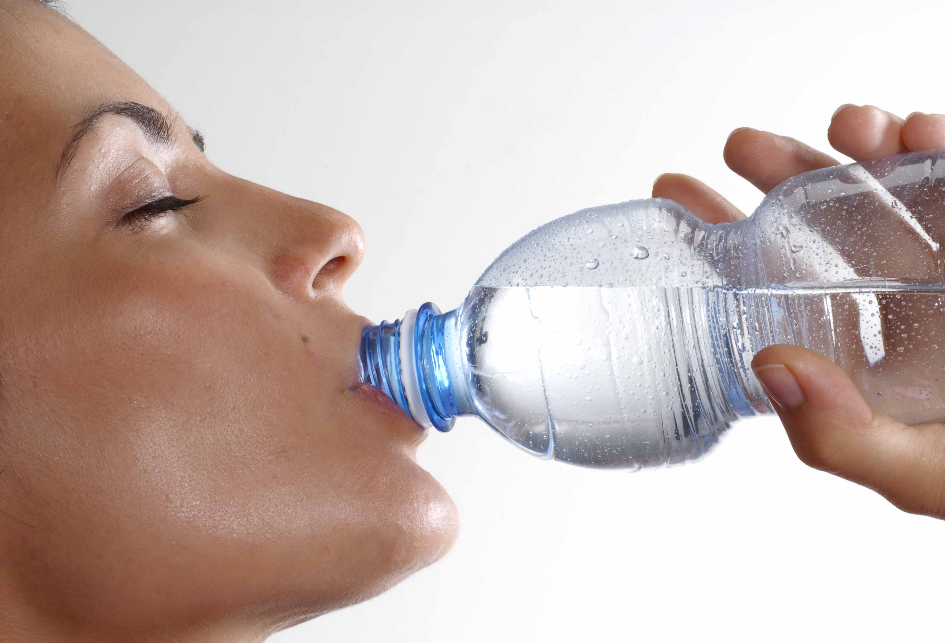El agua y la leche celebran la importancia de la sana hidratación
