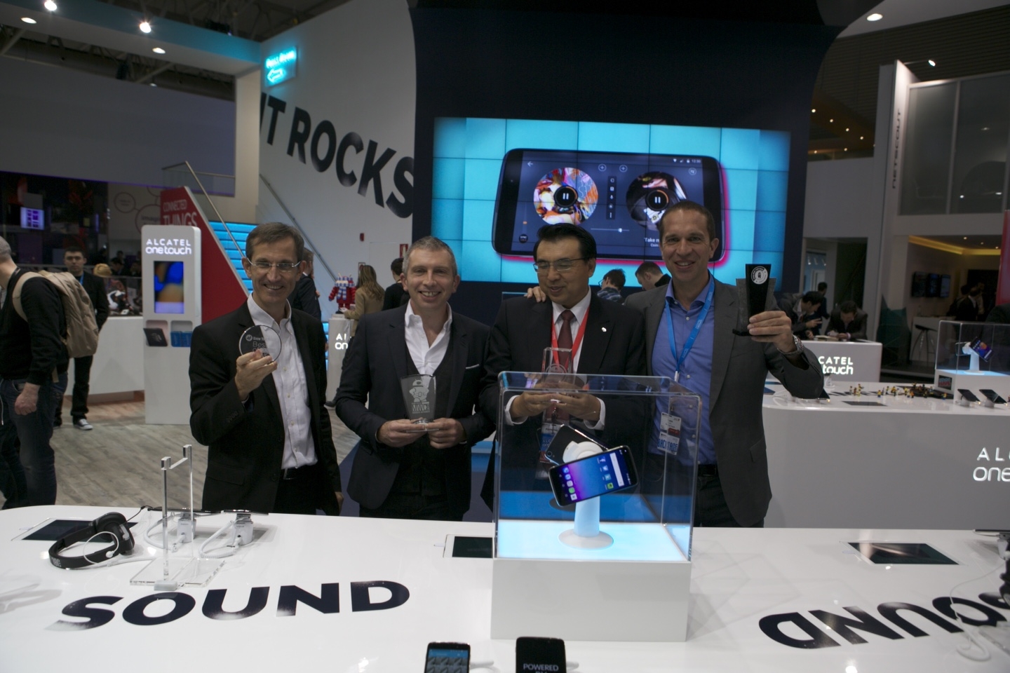 IDOL 3 fue premiado en Barcelona