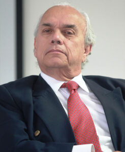 El columnista, editorialista y académico Mario Antonio Sandoval, exdirector del diario. Preside el canal de televisión Guatevisión.