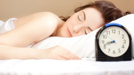 ¿Por qué a las mujeres les cuesta más quedarse y manterse dormidas?