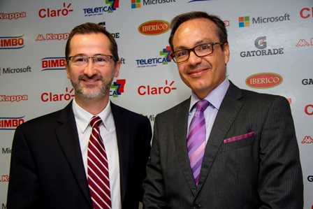 Microsoft y Deportivo Saprissa firman convenio para llevar innovación al fútbol