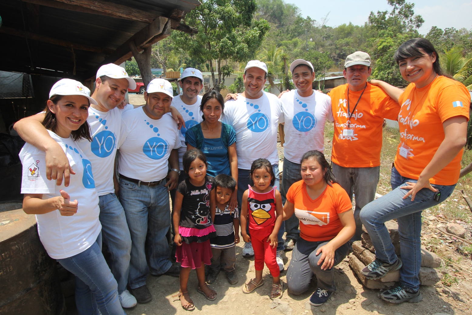 Voluntarios de McDonald’s colaboran con mejoras de viviendas en Guatemala