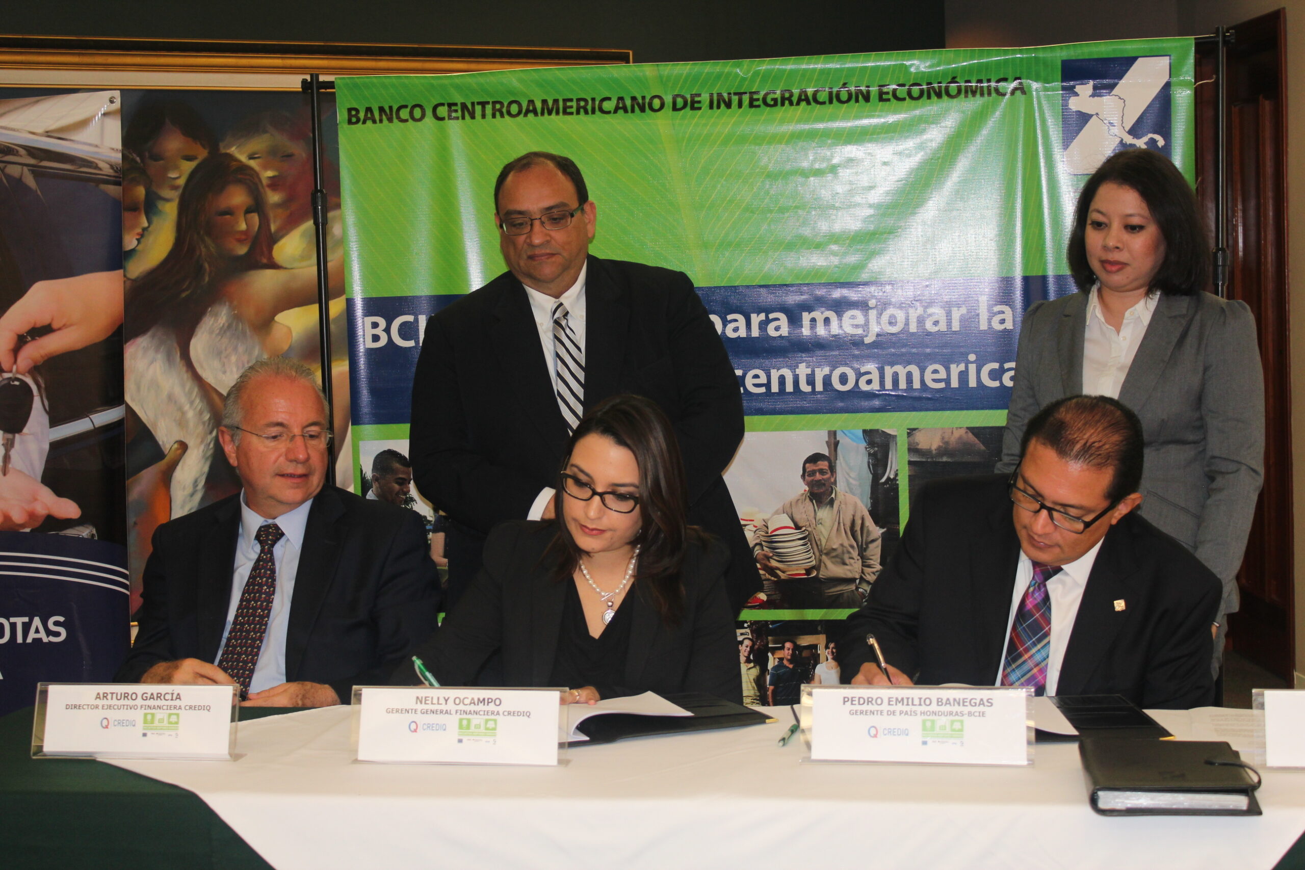 BCIE y Credi Q firman convenio