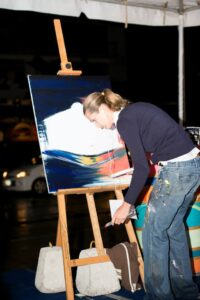 Después de cada competencia las obras se subastarán y el 50%  porcentaje será donado a Fundamentes.