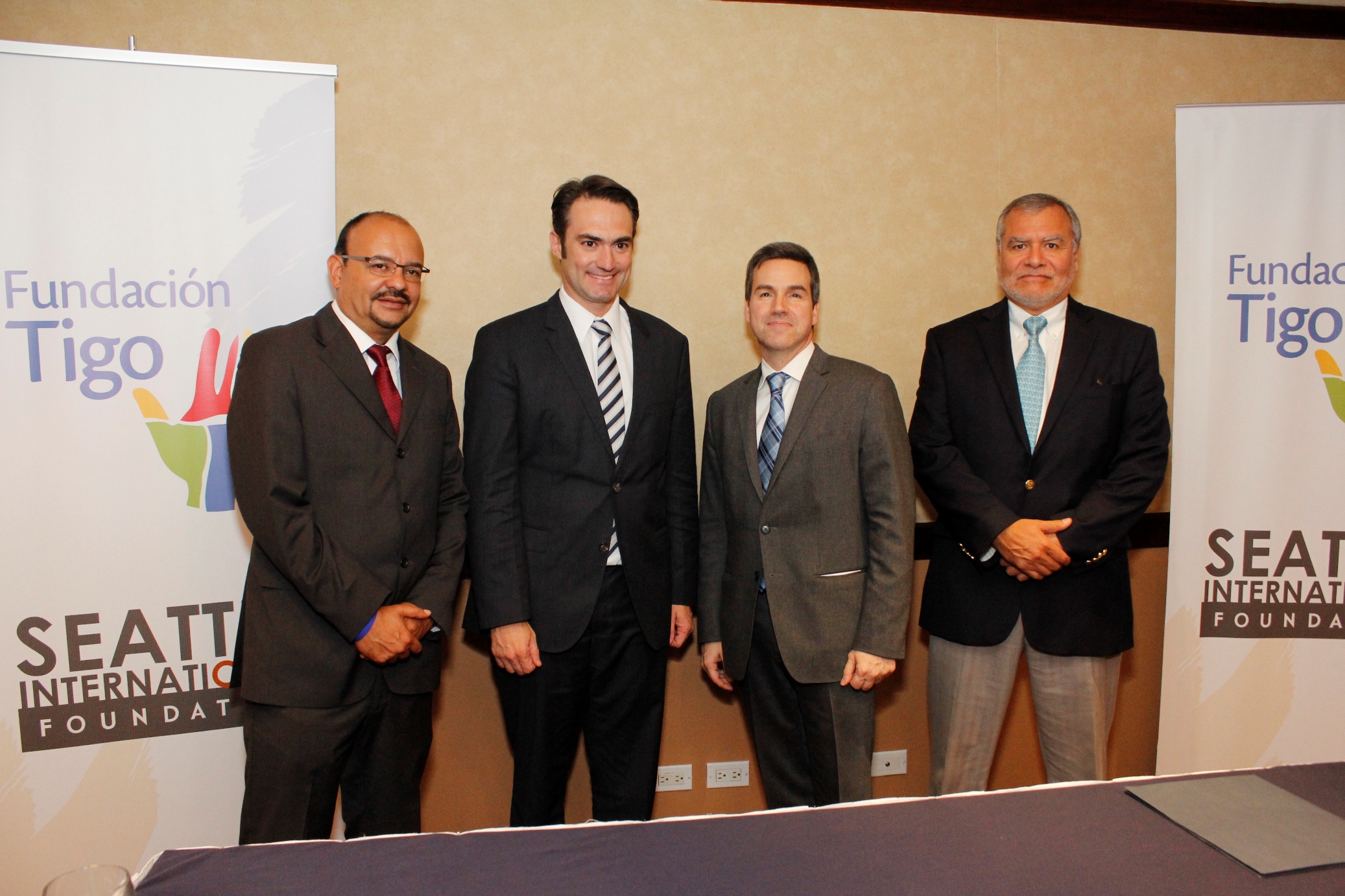 Fundación Tigo firma convenio contra corrupción