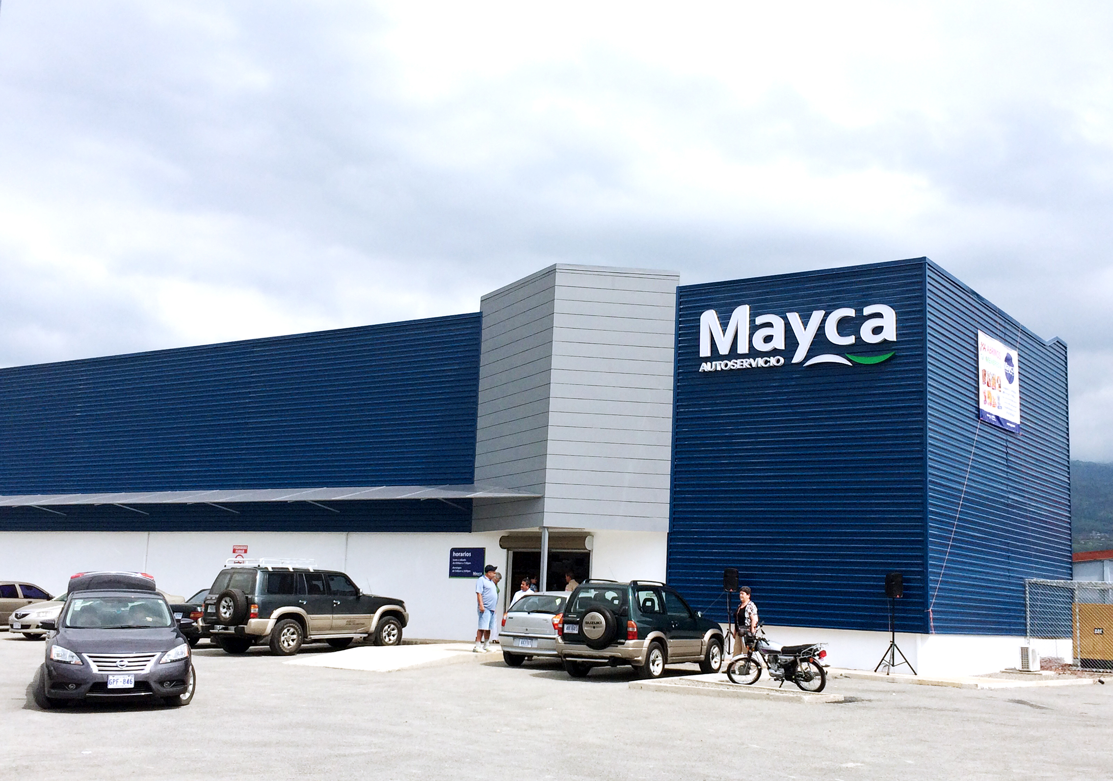 Mayca continúa su plan de aperturas de autoservicios