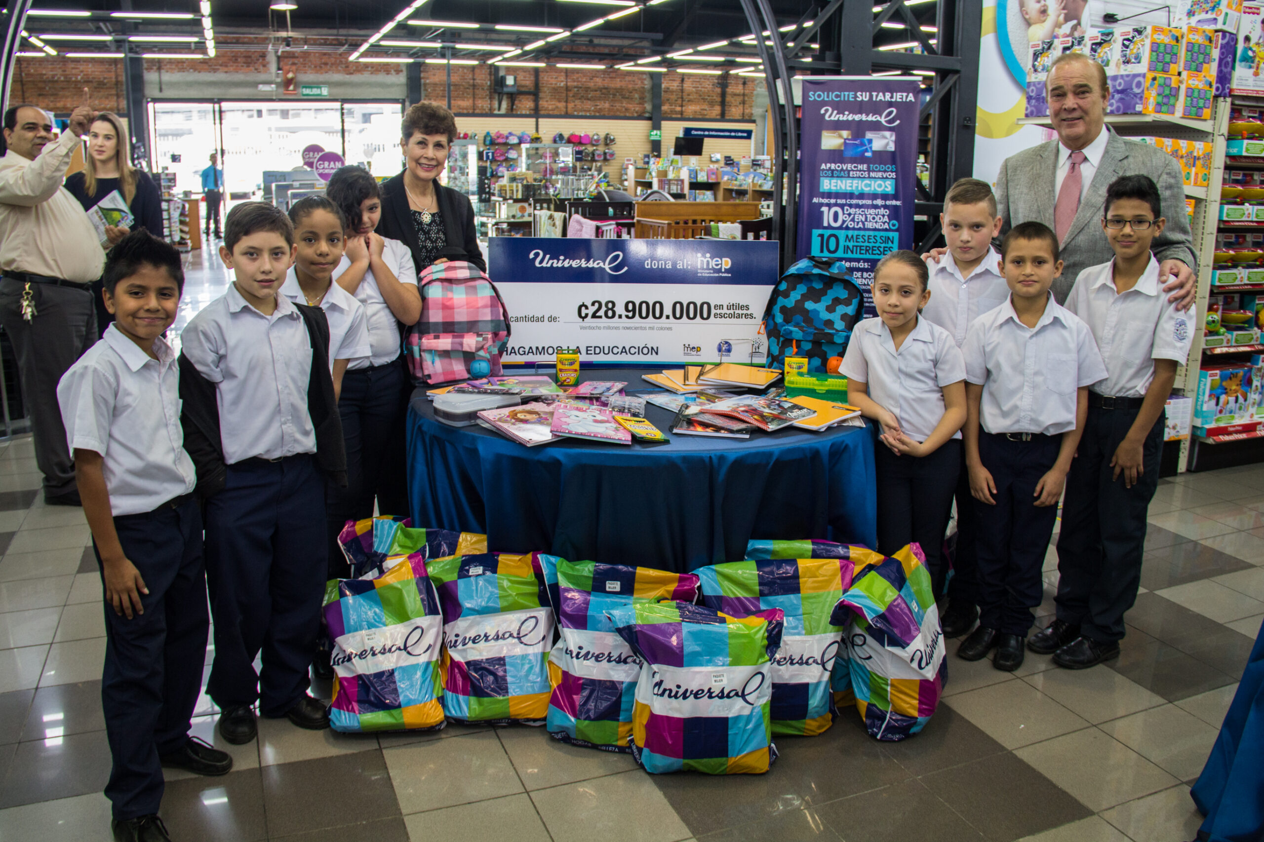 Niños se beneficiarán con 28 millones de colones en útiles escolares