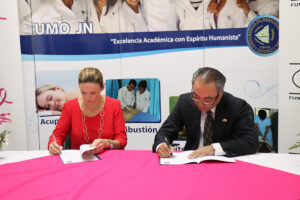 El convenio fue firmado por Ana Margarita Ortiz de Horvilleur, directora ejecutiva de la FOG y por el Dr. Haruo Yamaki, presidente y representante de la UMO-JN.