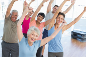 La actividad física ayuda a aumentar el colesterol bueno.