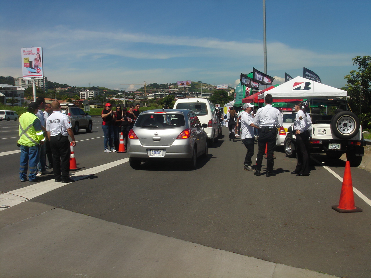 Empresas revisan el estado de vehículos que transitan en la Ruta 27