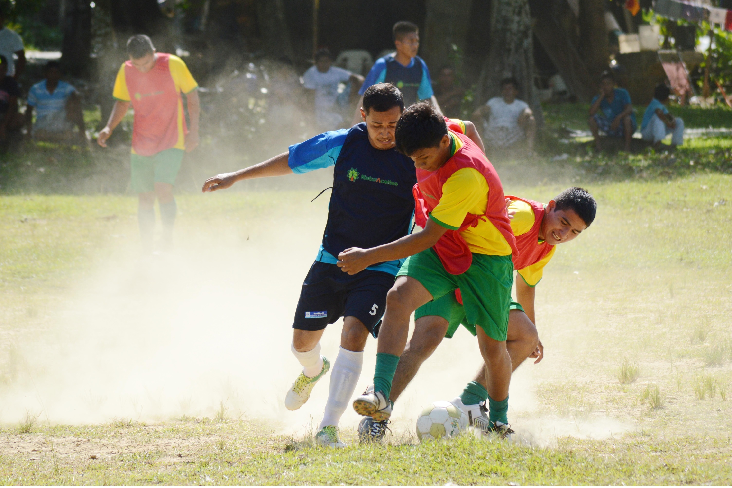 NaturAceites inaugura la copa de fútbol «Independencia NaturAceites 2015»