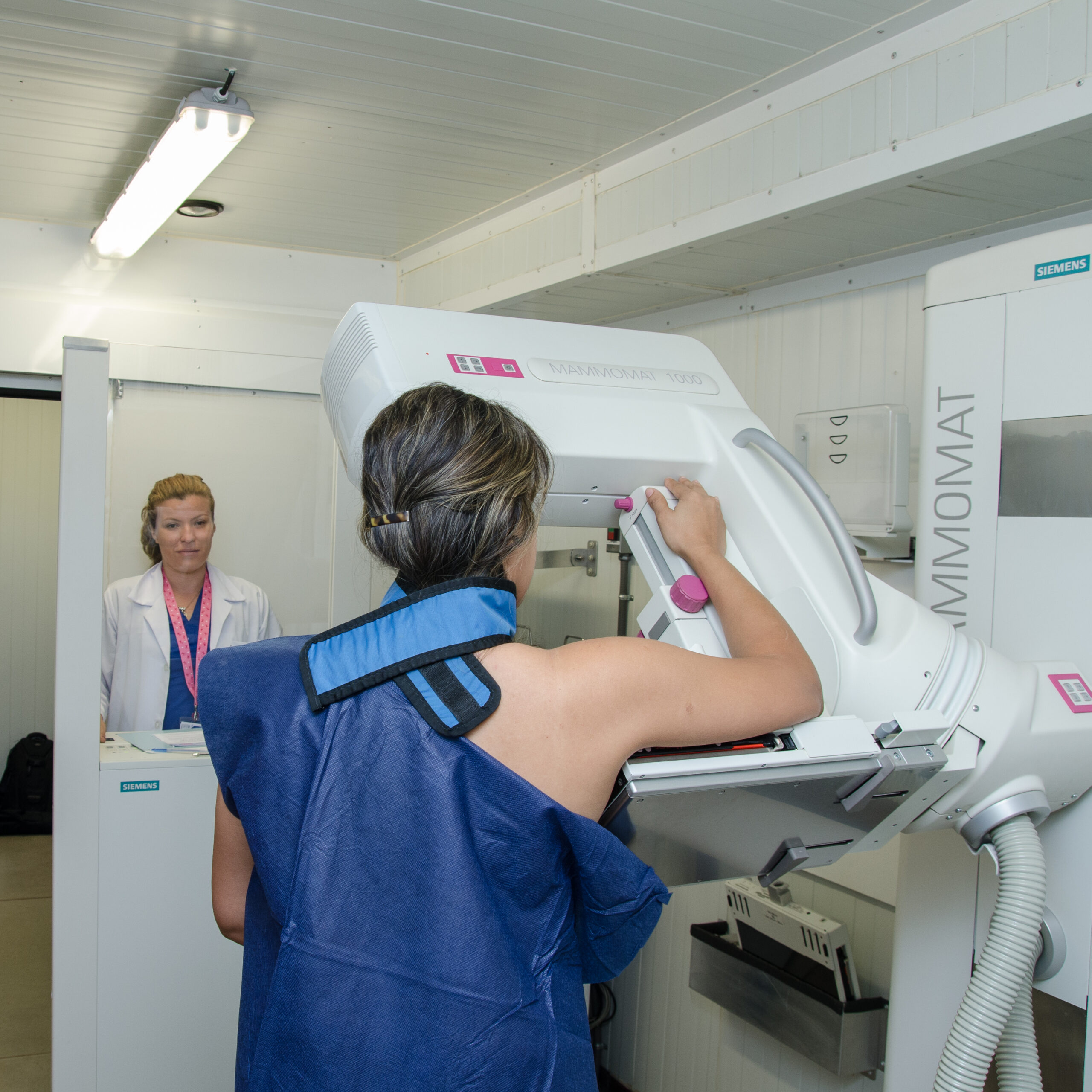 Unidad Móvil Lazos beneficia a 600 pacientes con donación de mamografías