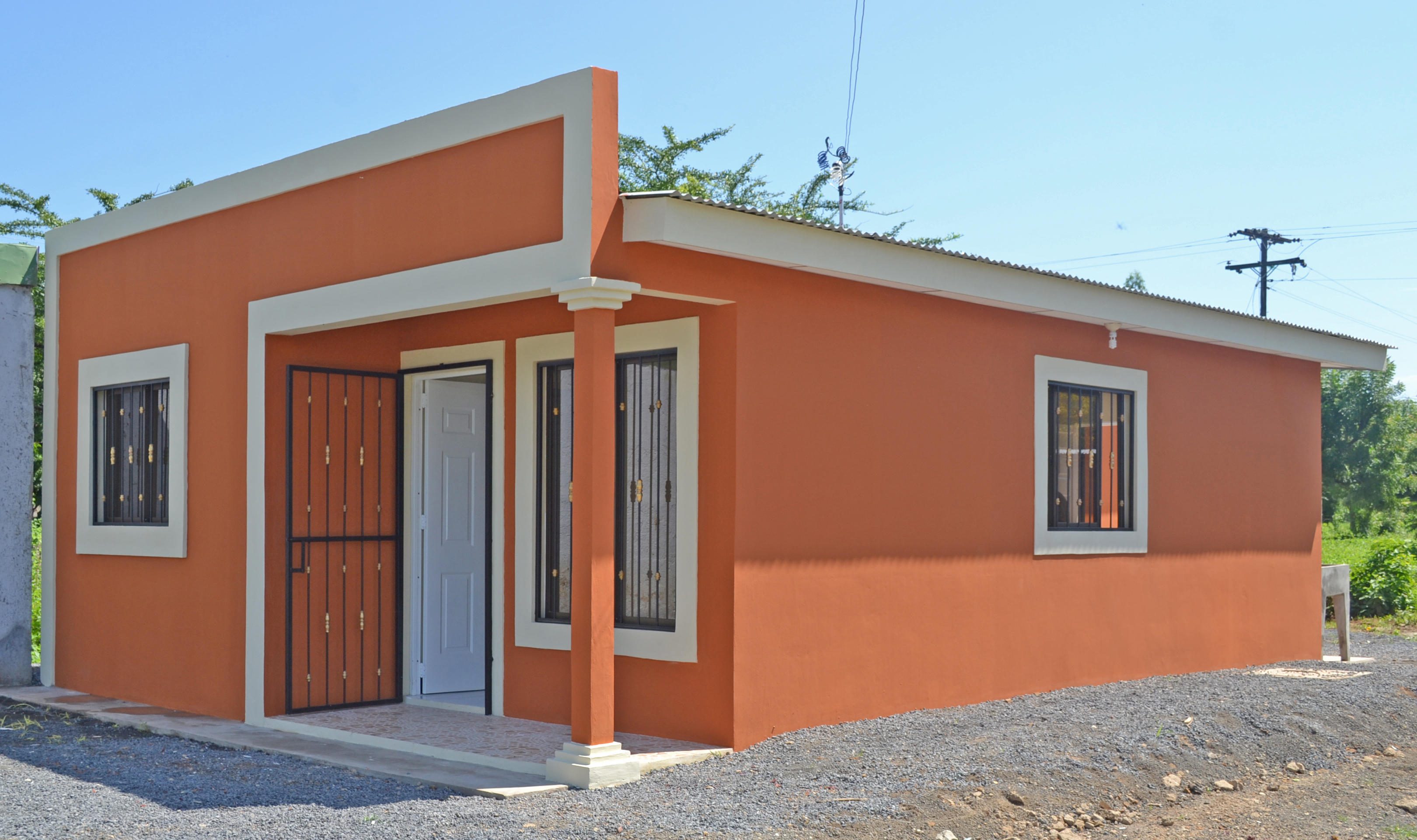 Asociación Roncalli-Juan XXIII entrega viviendas en alianza con Banpro