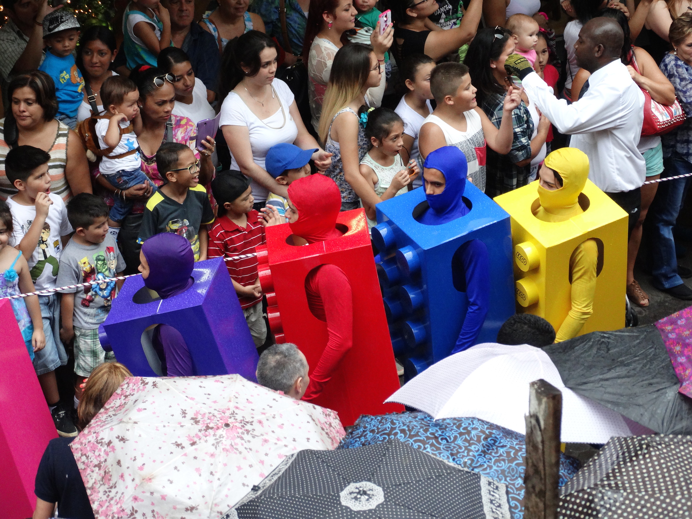 La Avenida Central se llenó de la magia de la navidad