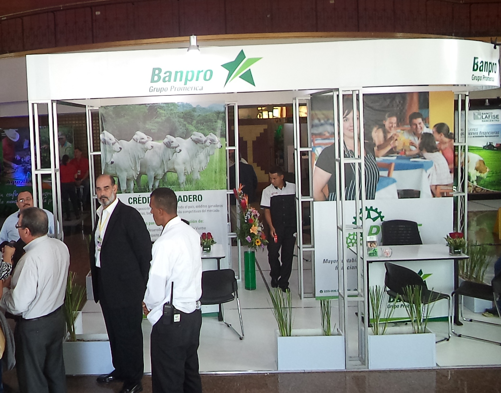 Presentan programas en congreso agropecuario