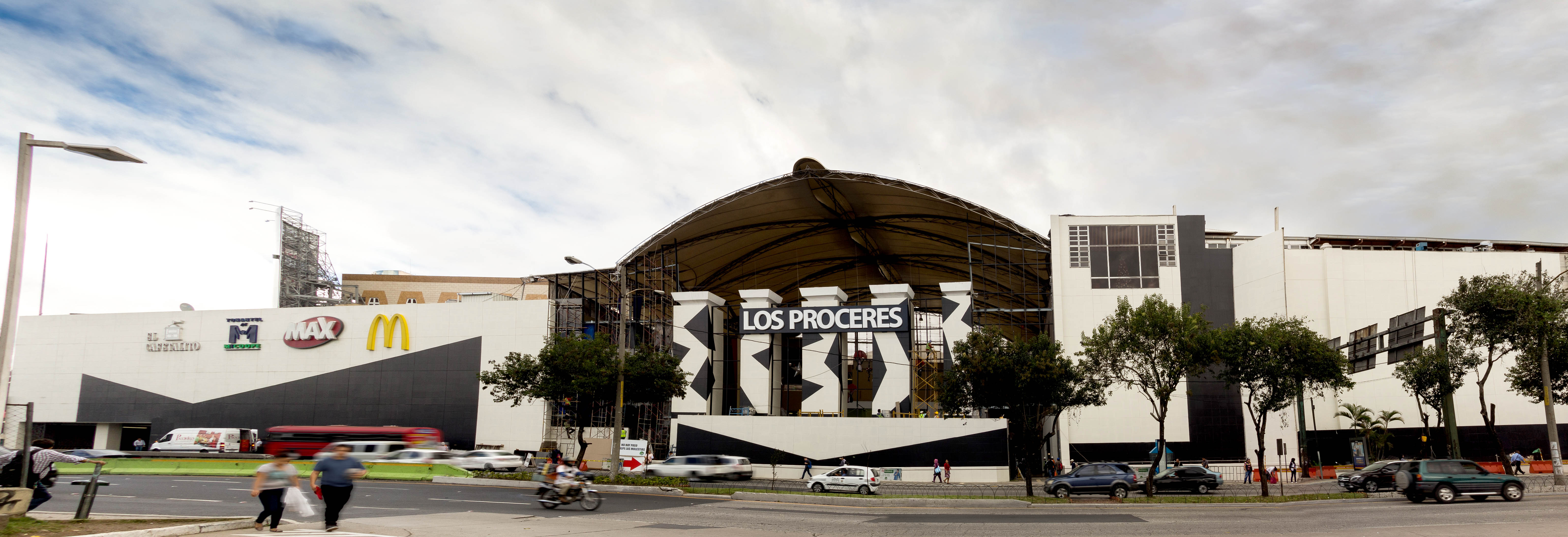 Remodelan el Centro Comercial Los Próceres