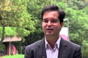 Rector Gabriel Calzada.