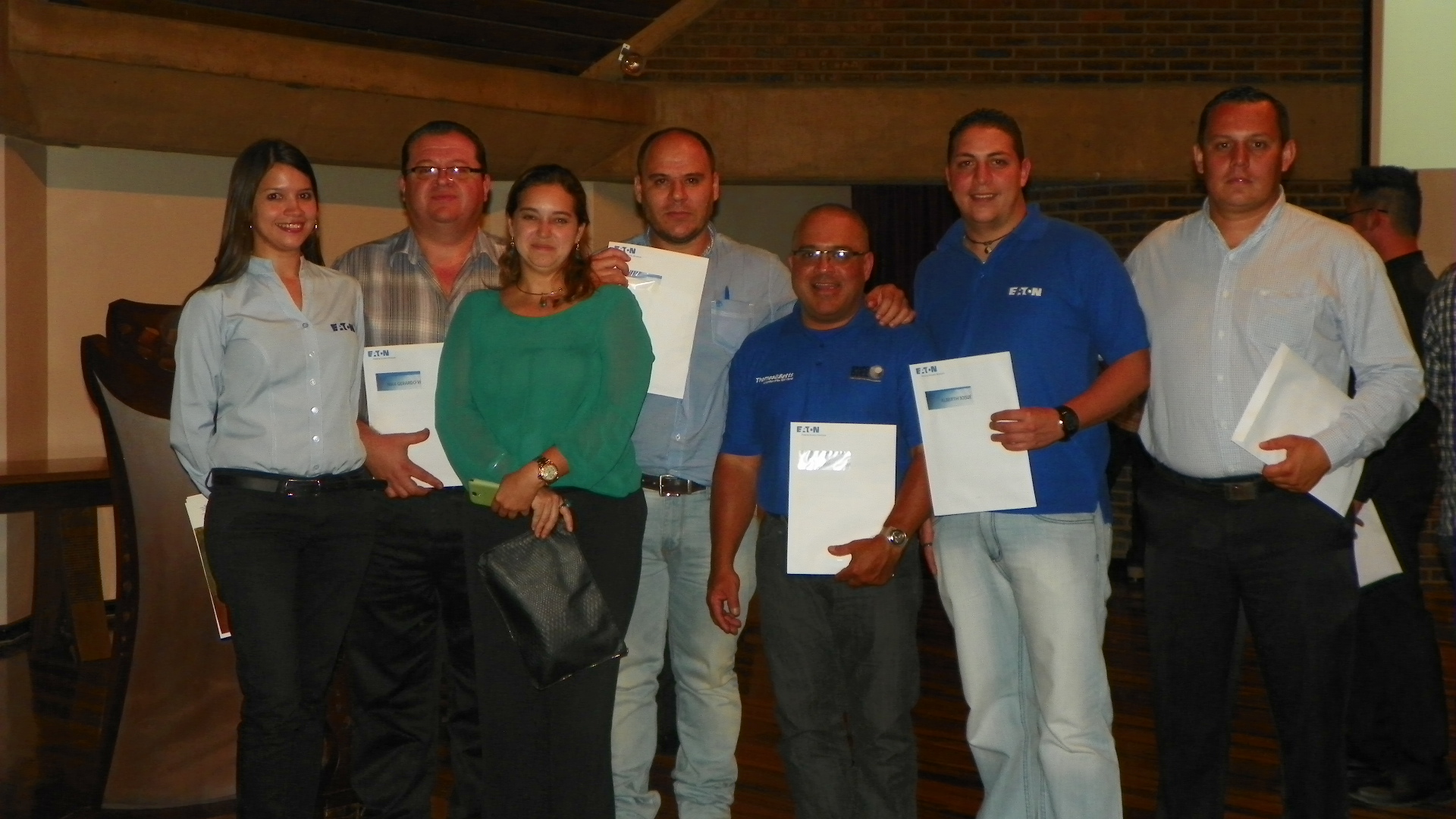 Electricistas amplían conocimiento técnico