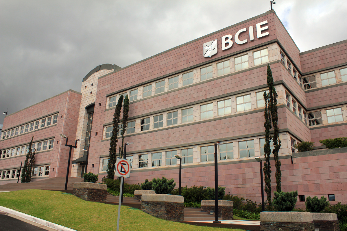 Fitch Ratings revisa a positiva la perspectiva de la calificación crediticia del BCIE