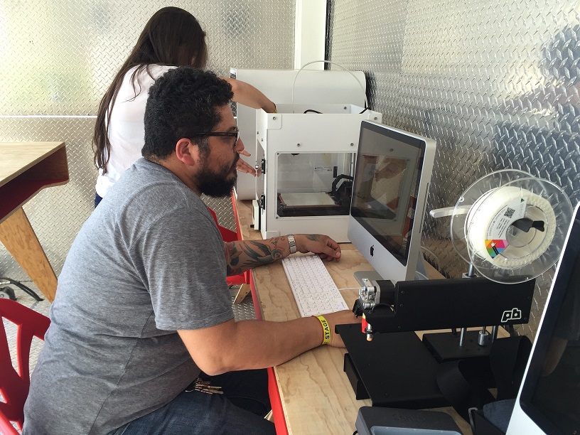 Costa Rica pone a disposición de la población el primer laboratorio móvil de fabricación digital de Centroamérica