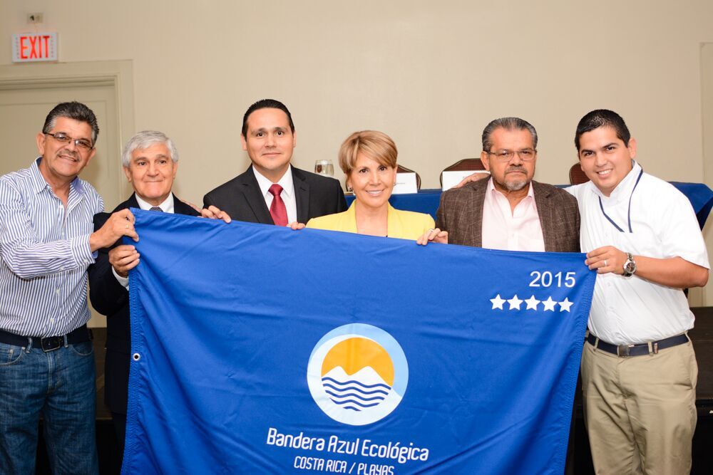 110 comités de playas recibieron galardón de Bandera Azul Ecológica