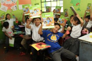 726 niños guatemaltecos mejoraron su rendimiento escolar.
