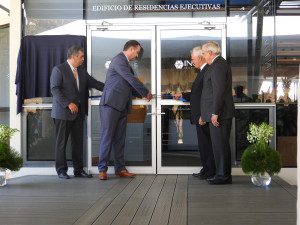 En el acto de inauguración estuvieron presentes miembros del Consejo Directivo y Comité Nacional de Incae, donantes, profesores, colaboradores y estudiantes.