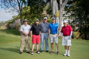 Mario Pérez, miembro junta directiva Davivienda, Kenneth Thome, presidente Country Club Escazú, Luis Manuel Chacón, Conrad Genner, Albariño Paco & Lola y Ollie Bass.