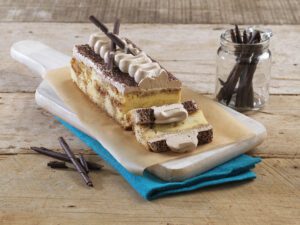 Innovación y calidad en cada postre Flor de Oro.