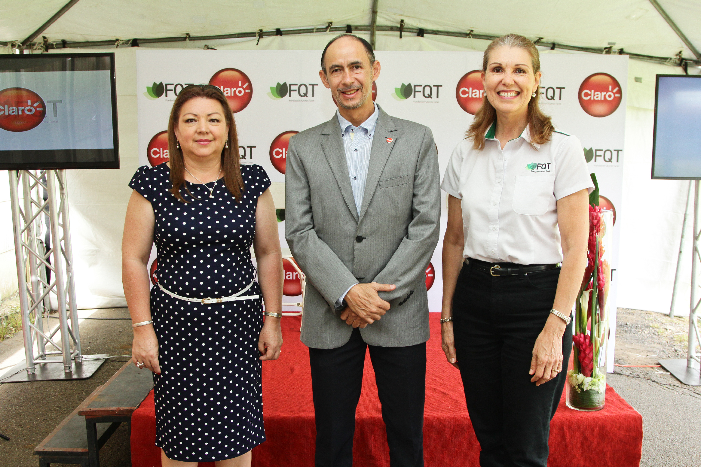 Más de 300 niños disfrutarán de internet en sus escuelas