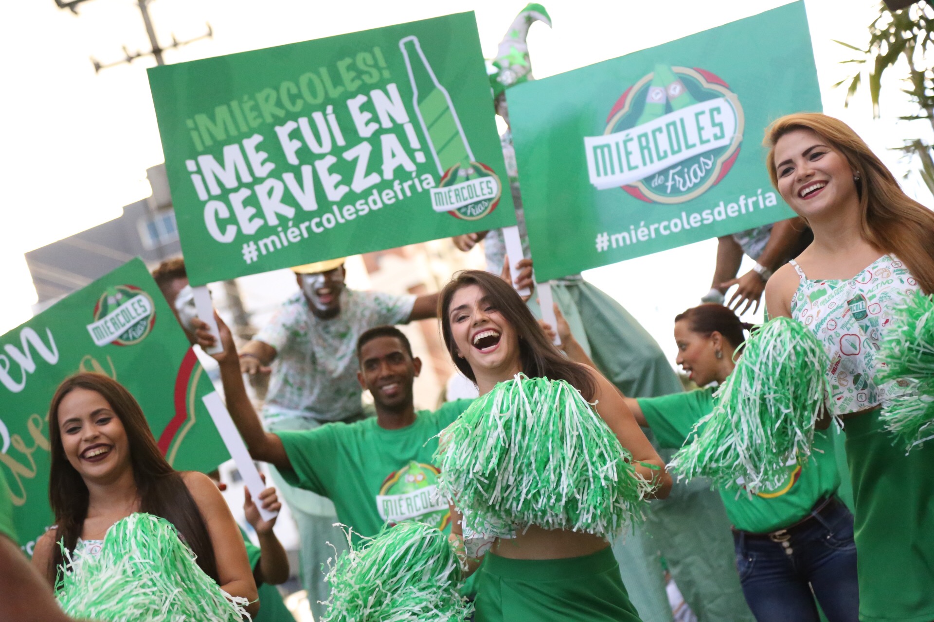 Dominicanos disfrutan de los “Miércoles de Frías” de cerveza Presidente