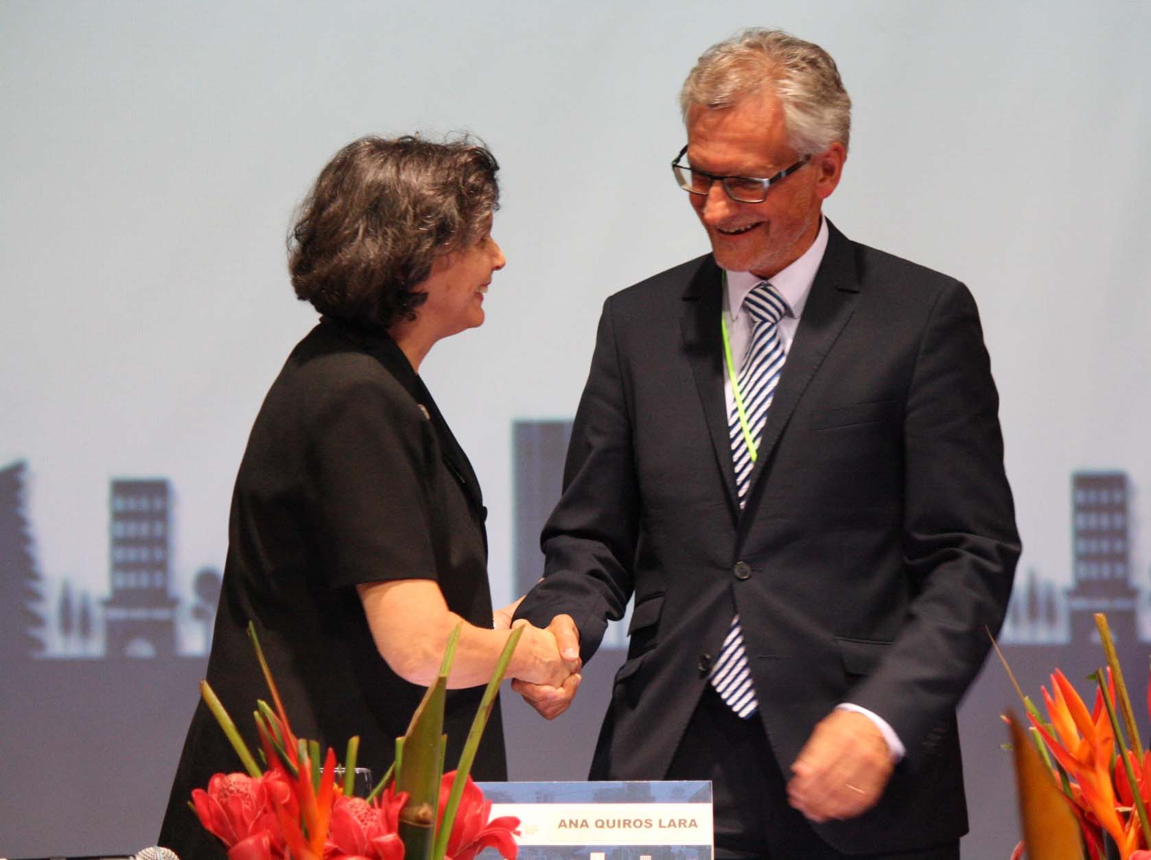 GBC-CR firma acuerdo con el organismo suizo GIB