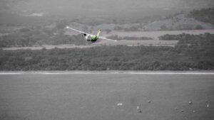 Las reservaciones y compras de estos vuelos se hacen solo en www.natureair.co.cr  