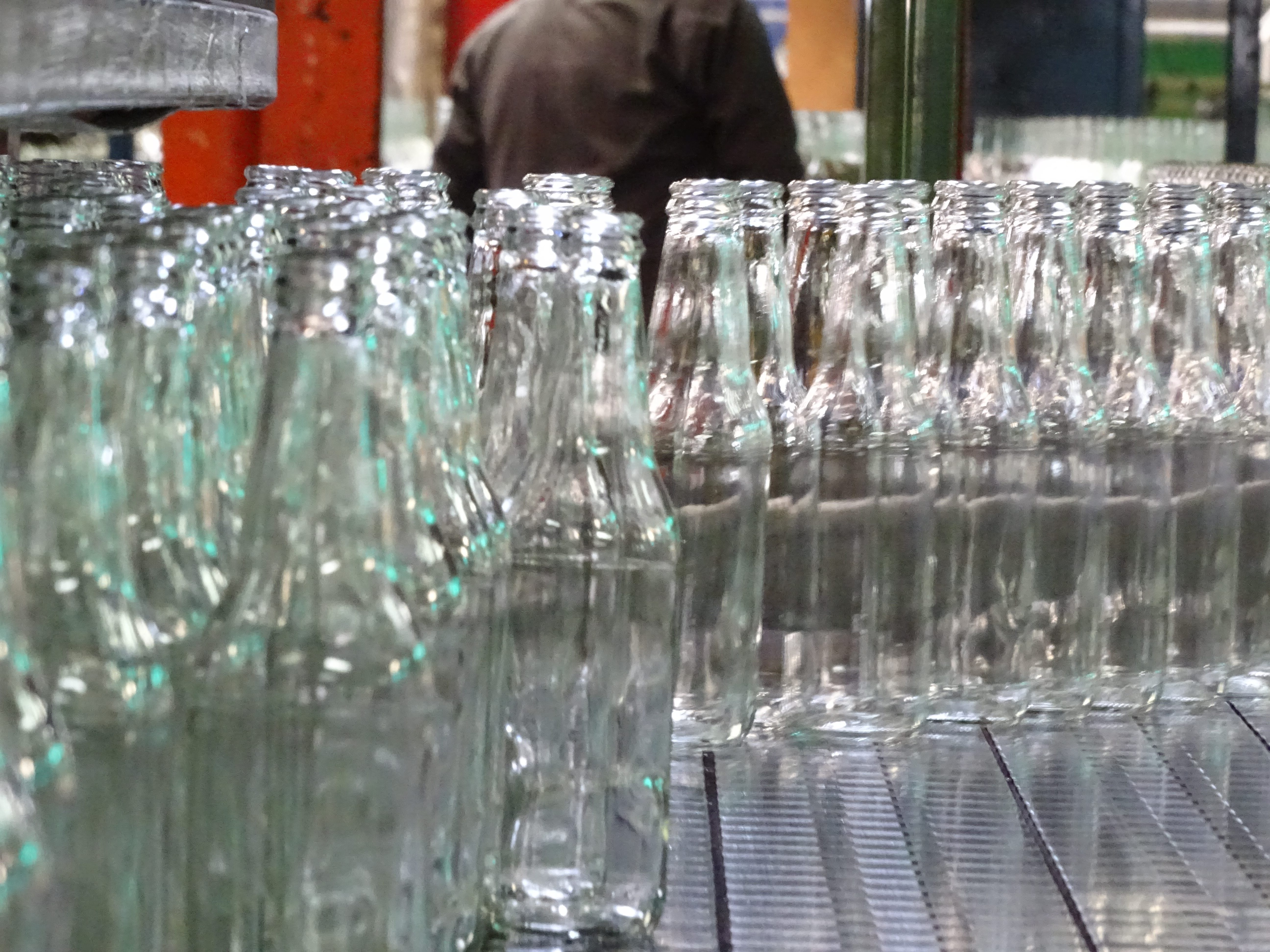 Envases de vidrio retornable ayudan a aliviar al planeta