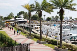 Hoteles y restaurantes con tentativas ofertas para el turista.