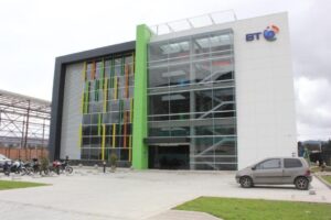 Han conseguido obtener certificaciones internacionales como la LEED, que constituye el máximo estándar mundial en sostenibilidad. 