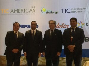Leonel Ruiz, gerente general PepsiCo Bebidas Centroamérica, César Roberto Dragram, viceministro de República Domicana, Luis Almagro, secretario general de la OEA ymLuis Viguria, CEP YABT.