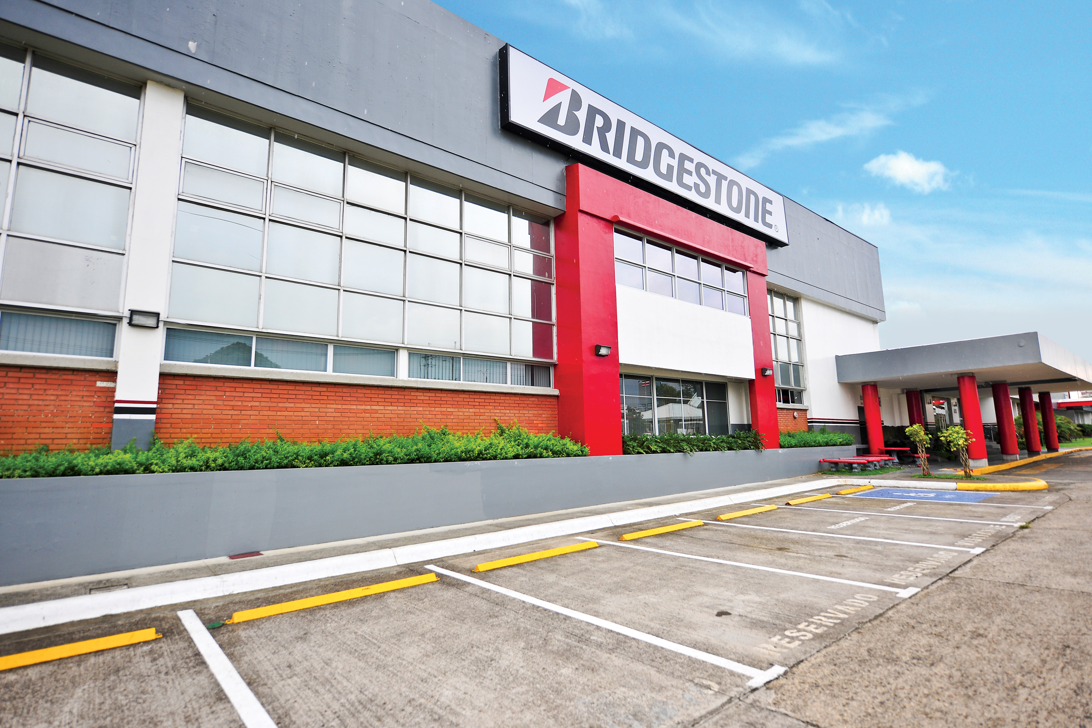 Bridgestone de Costa Rica crece y genera empleo
