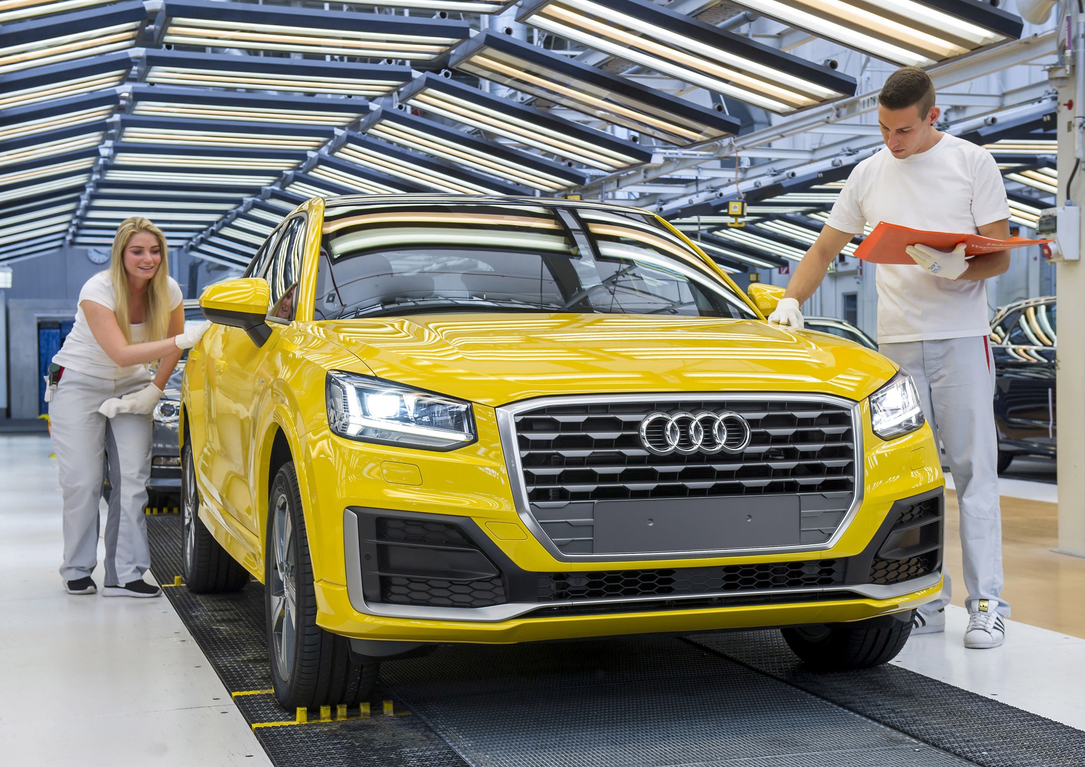 Un auto pequeño causa una gran impresión: El nuevo Audi Q2